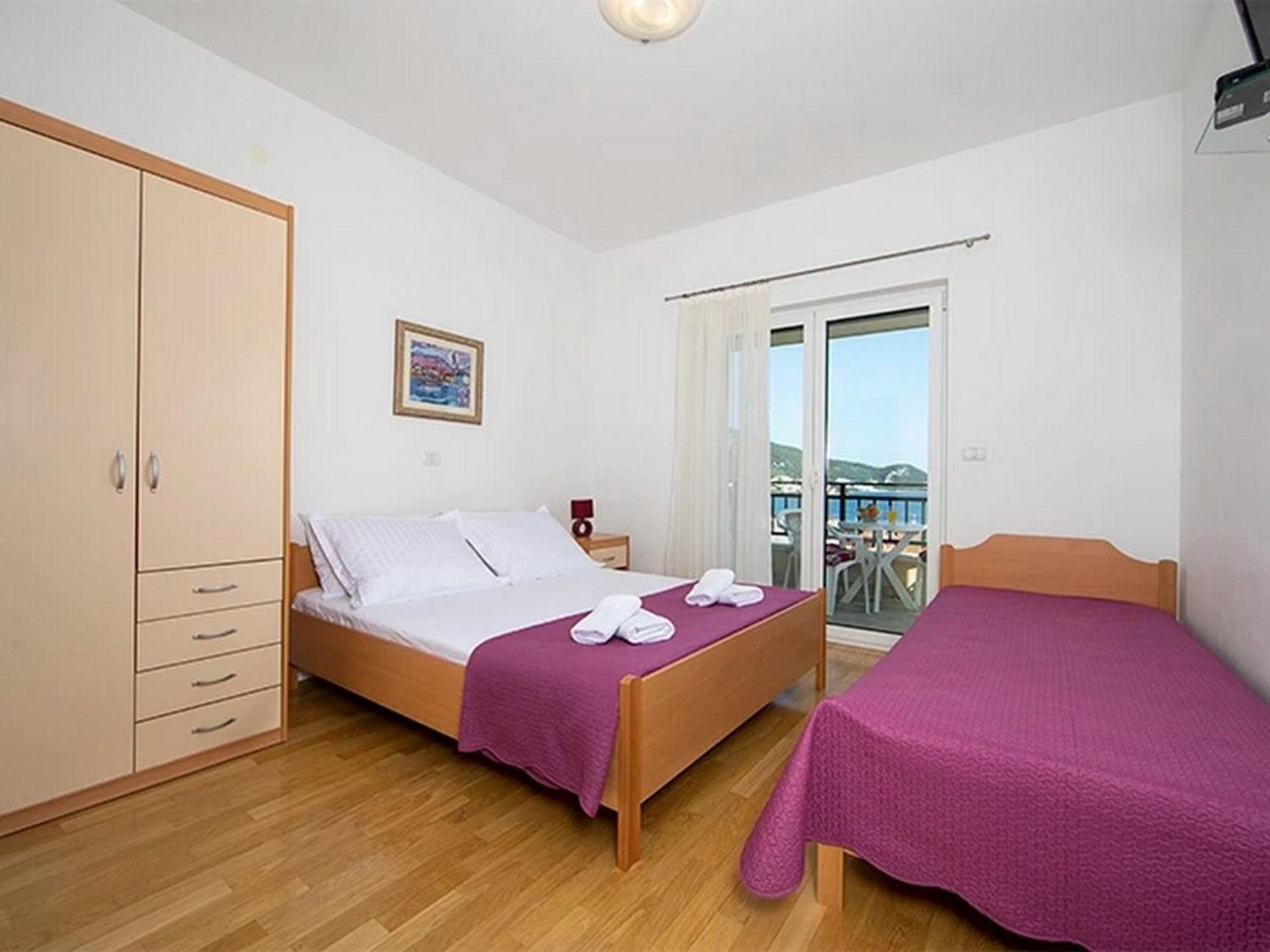 Apartments By The Sea Igrane, Makarska - 17292 المظهر الخارجي الصورة
